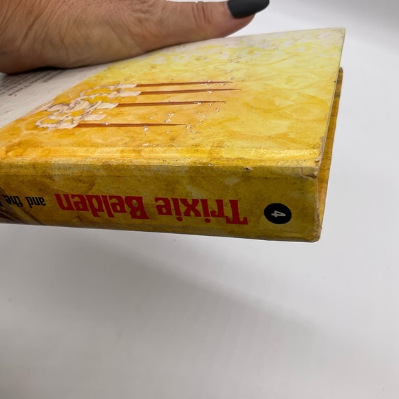 TRIXIE BELDEN HARDCOVER MYSTERIOUS VISITOR - Picture 4 of 10